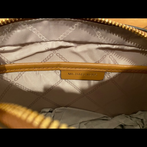 MICHAEL Michael Kors Signature Jet Set Charm Large East West Camera Crossbody - Picture 5 of 7